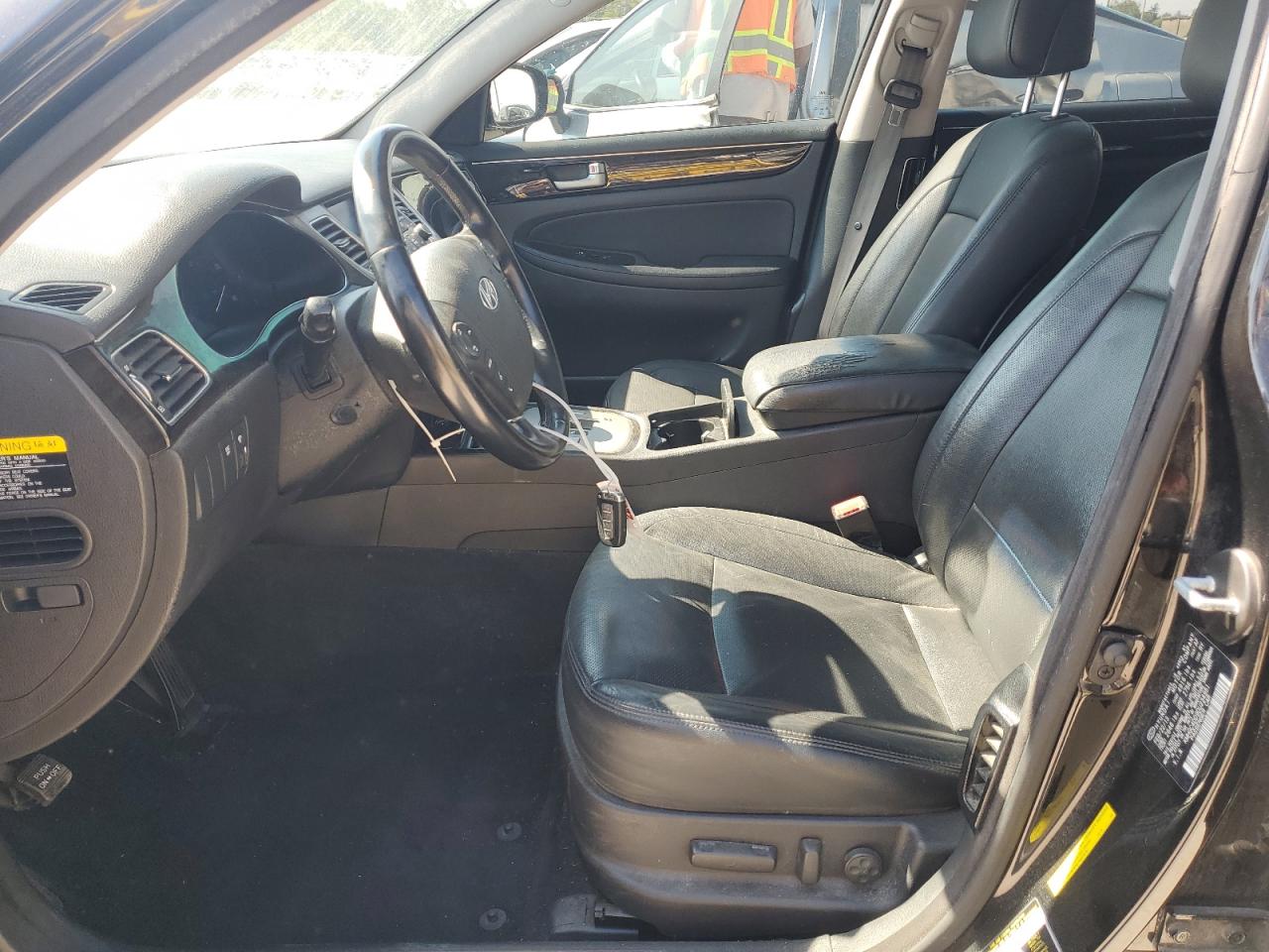 2013 Hyundai Genesis 3.8L VIN: KMHGC4DD9DU234951 Lot: 84370405