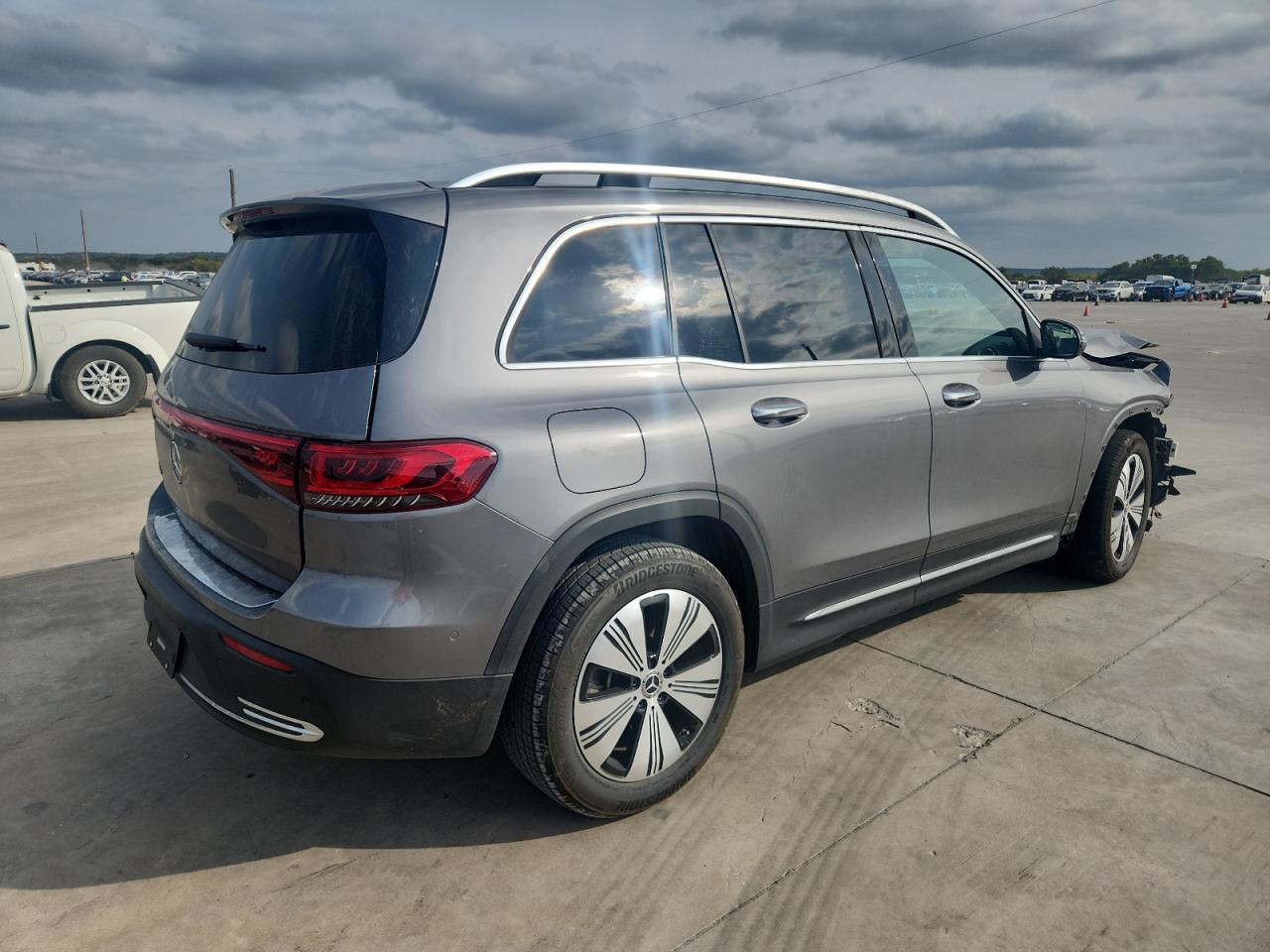 Фото: W1N9M0CB8PN070778