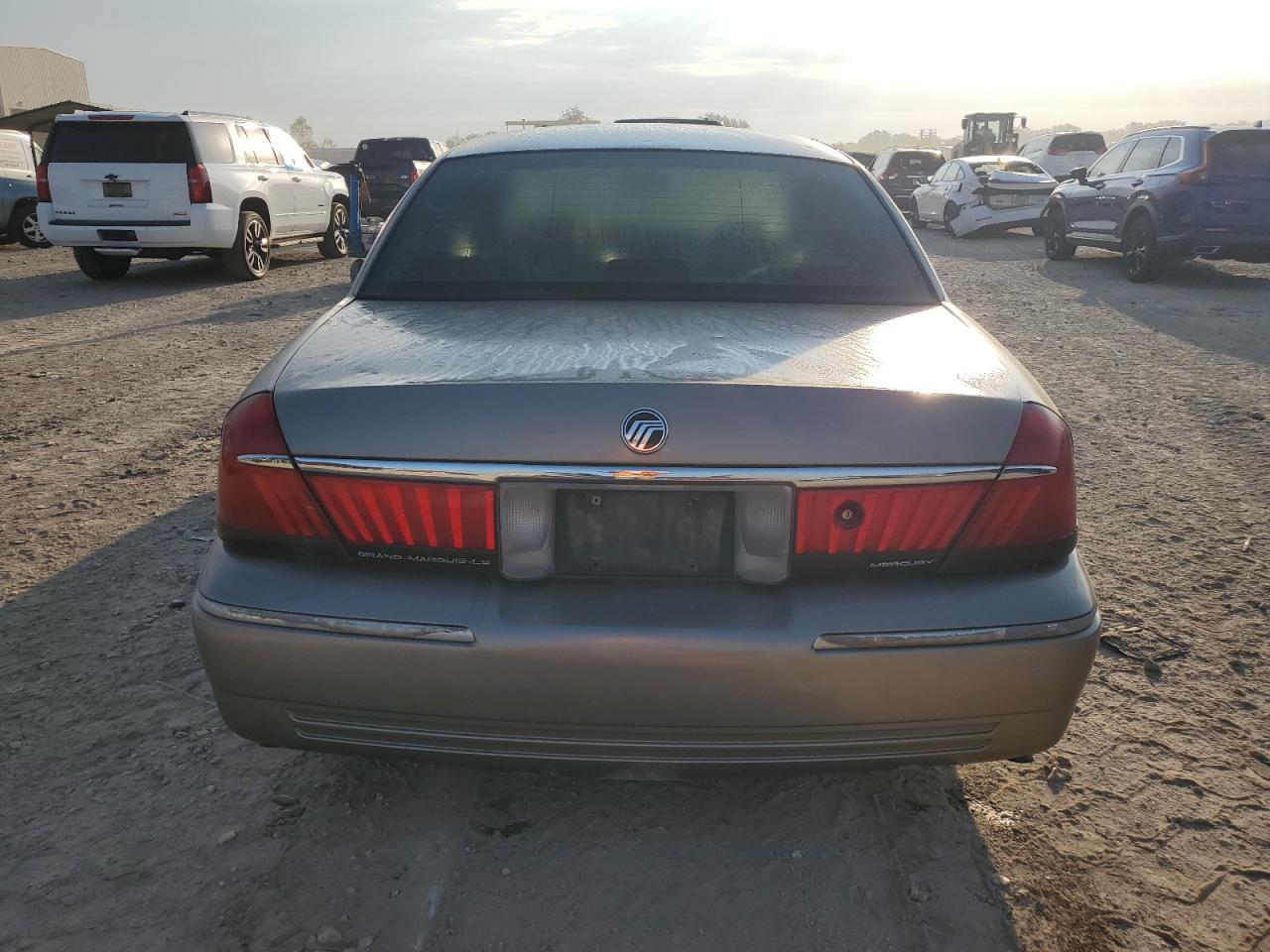 2002 Mercury Grand Marquis Ls VIN: 2MEFM75W32X664929 Lot: 81955105