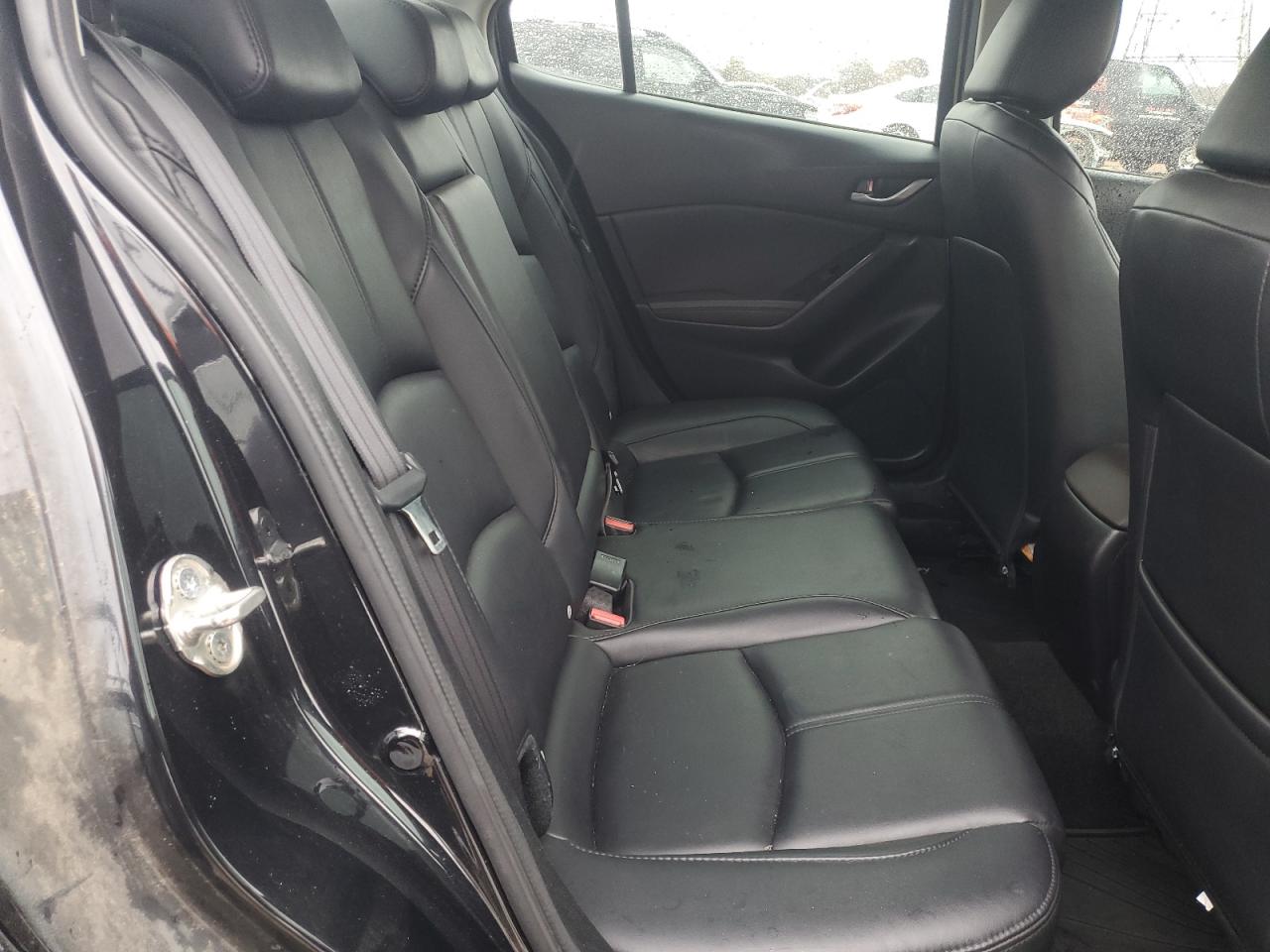 2018 Mazda 3 Touring VIN: 3MZBN1V35JM201388 Lot: 82749705