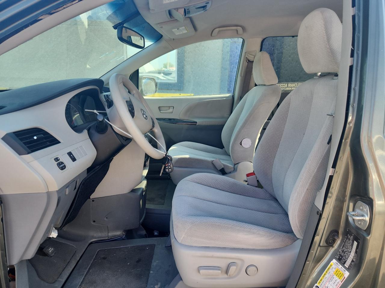 2013 Toyota Sienna Le VIN: 5TDKK3DC2DS385900 Lot: 85086015