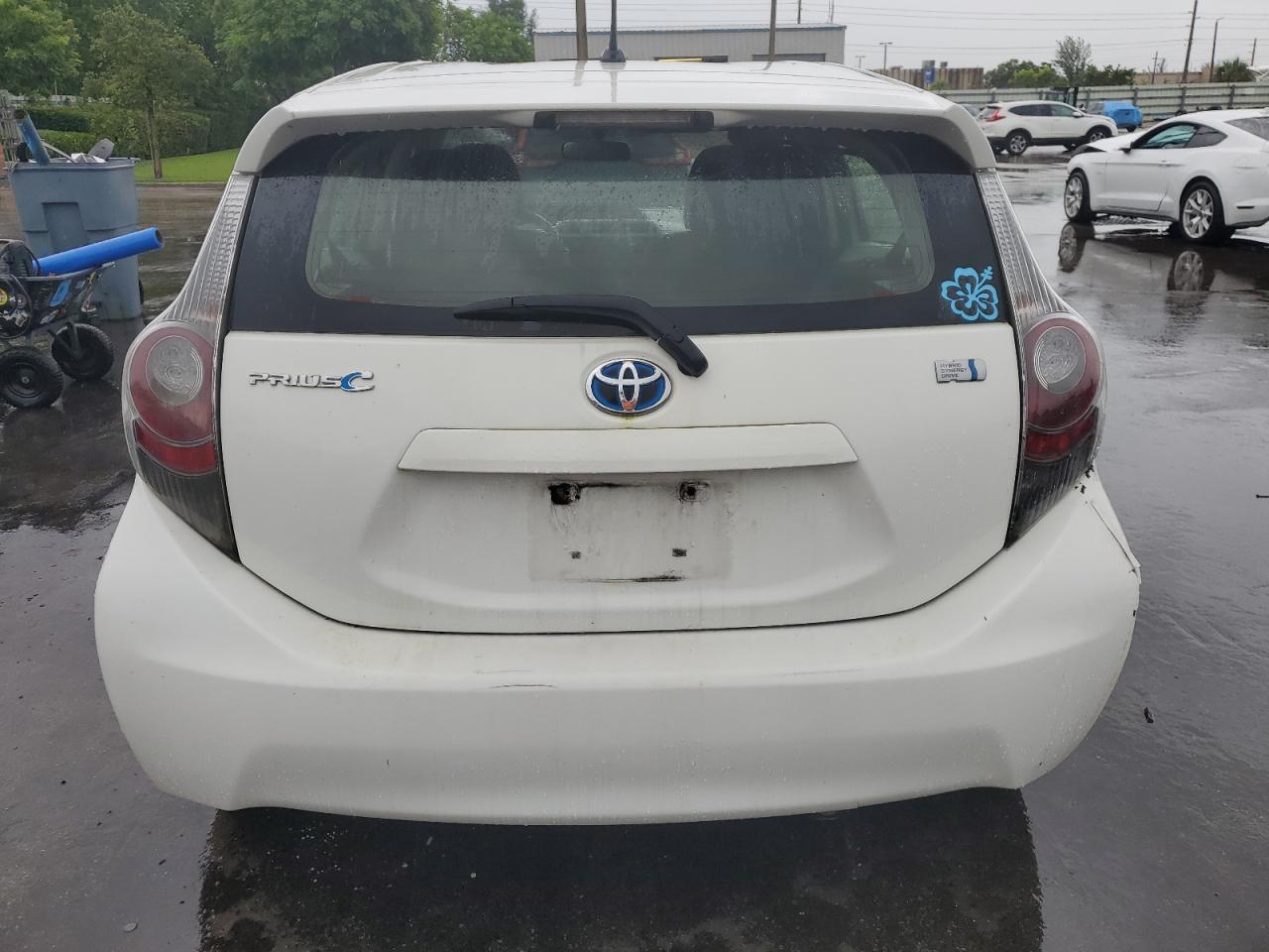 2012 Toyota Prius C VIN: JTDKDTB3XC1526608 Lot: 82364865