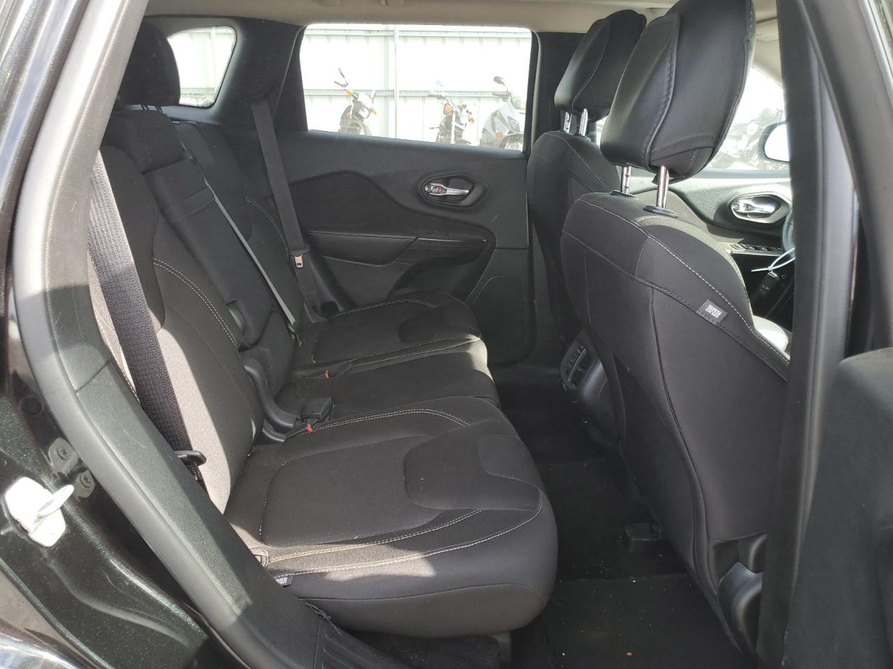 2015 Jeep Cherokee Latitude VIN: 1C4PJMCS4FW599670 Lot: 85087025