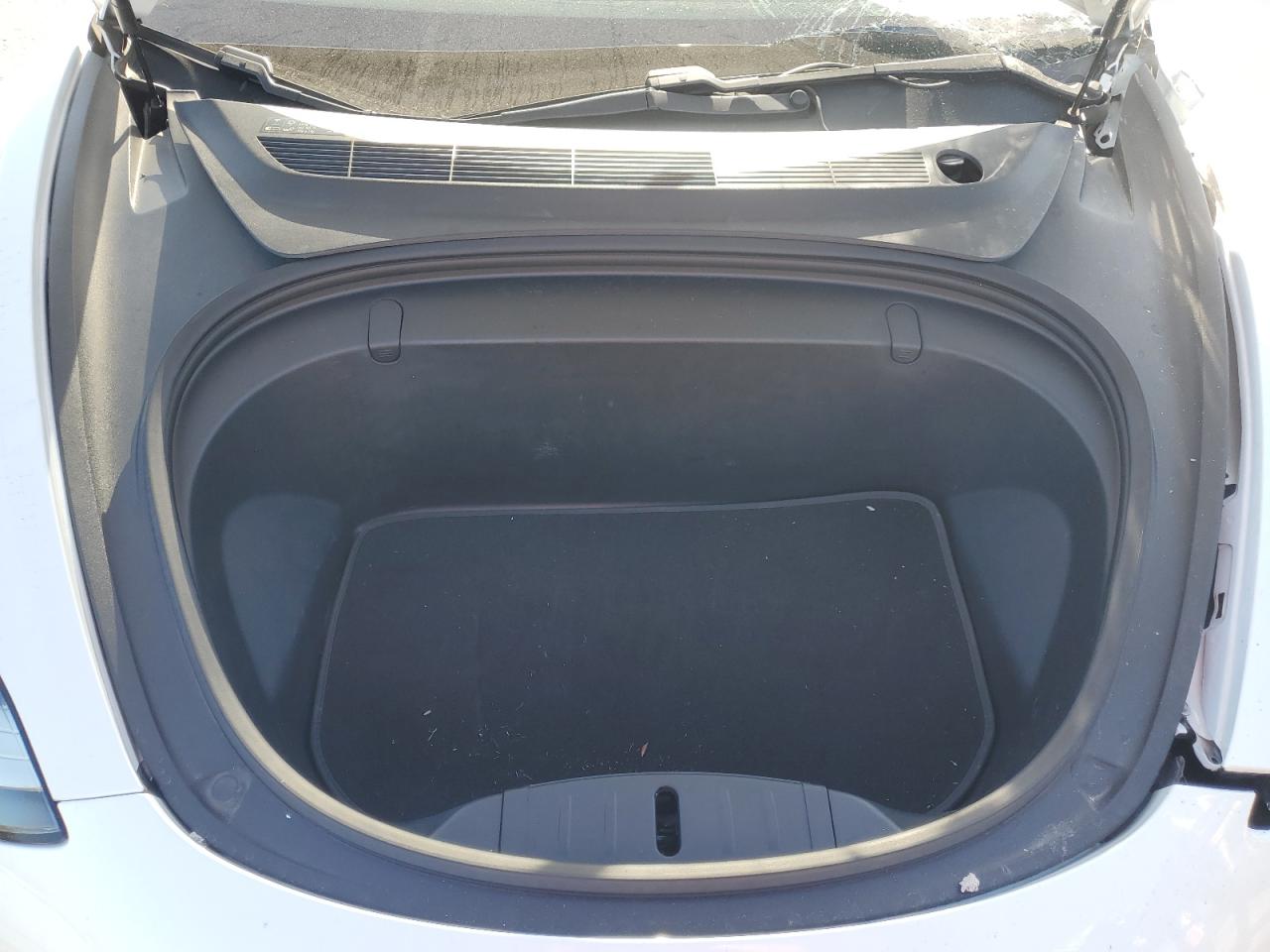 2018 Tesla Model 3 VIN: 5YJ3E1EA6JF043833 Lot: 84944035