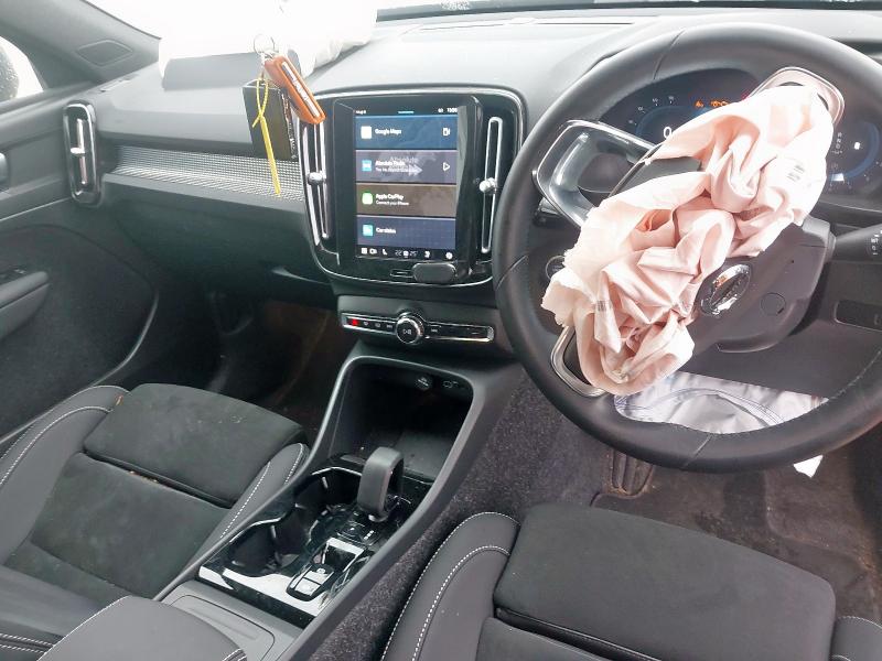 2025 VOLVO XC40 2.0 B4P PLUS DARK 5DR AUTO