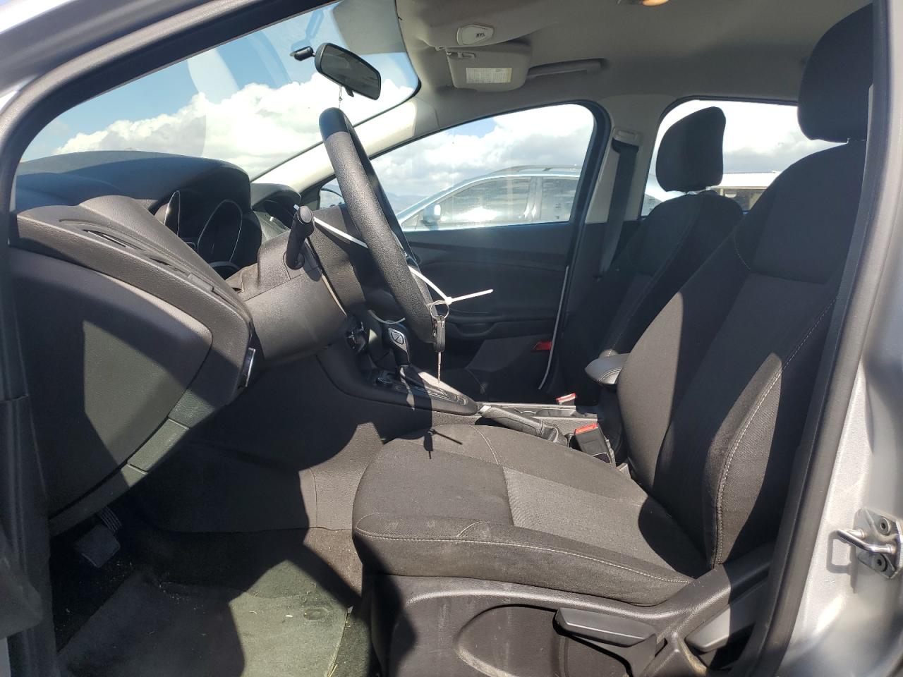 2017 Ford Focus Se VIN: 1FADP3F23HL300333 Lot: 85354815