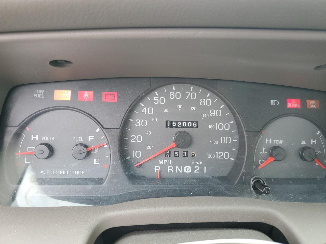 2003 Mercury Grand Marquis Gs VIN: 2MEFM74W43X692628 Lot: 87106895