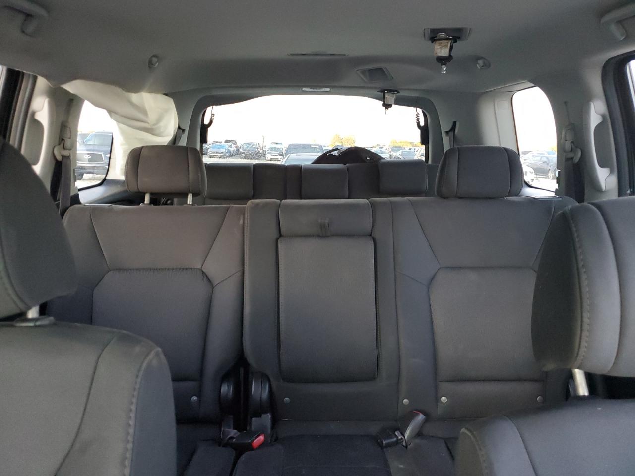 2011 Honda Pilot Lx VIN: 5FNYF4H25BB100405 Lot: 81937325