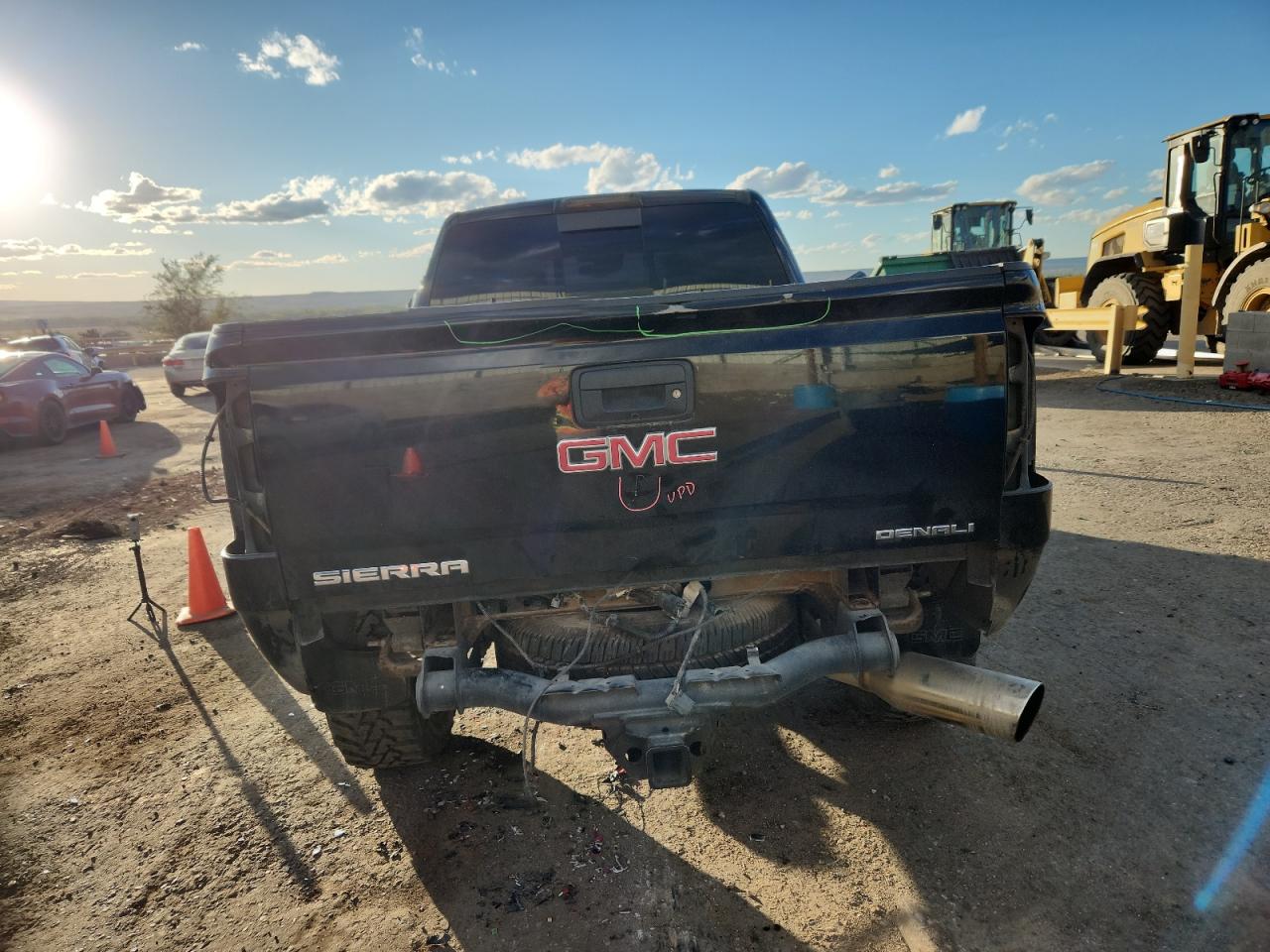 2015 GMC Sierra K2500 Denali VIN: 1GT120E85FF585158 Lot: 82690615