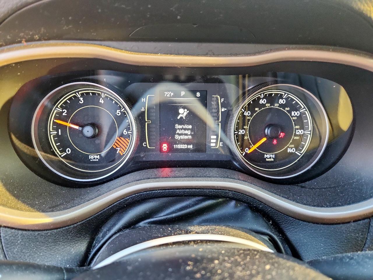 2015 Jeep Cherokee Latitude VIN: 1C4PJLCB0FW607712 Lot: 84983545