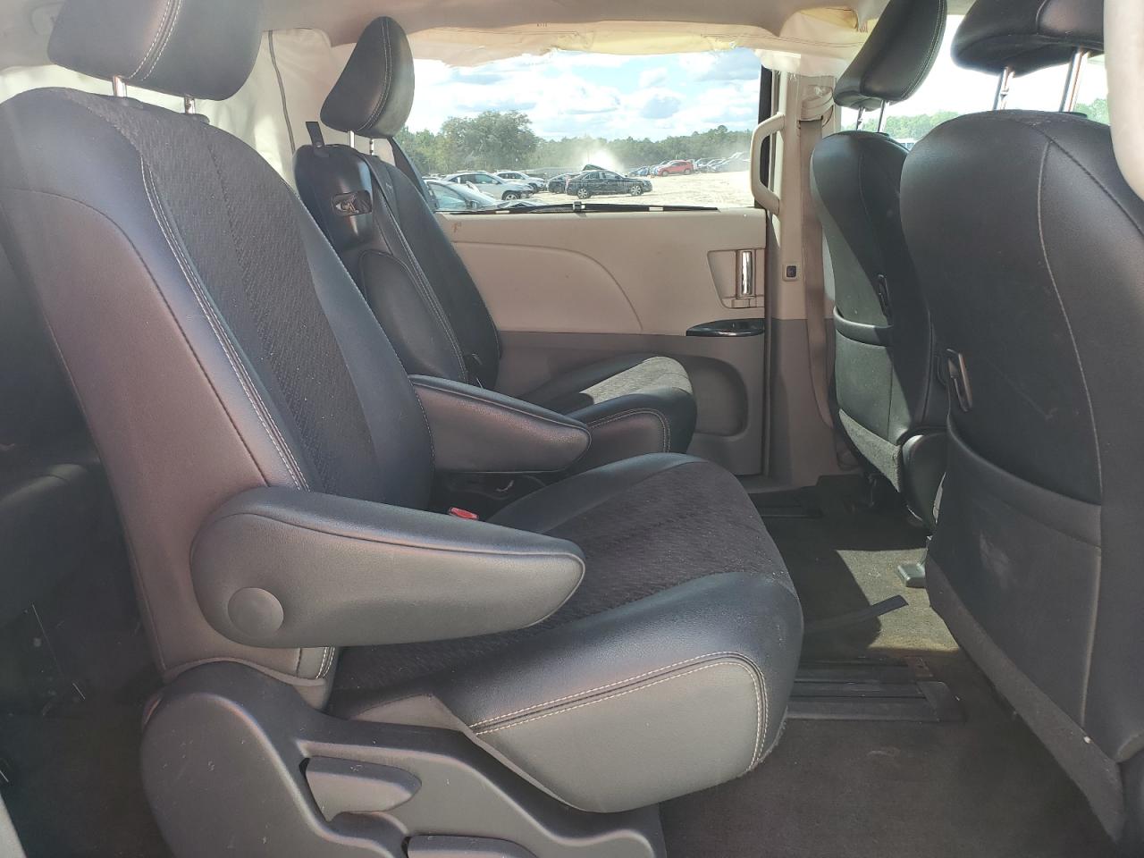 2013 Toyo Sienna VIN: 5TDXK3DC8DS386443 Lot: 86723675