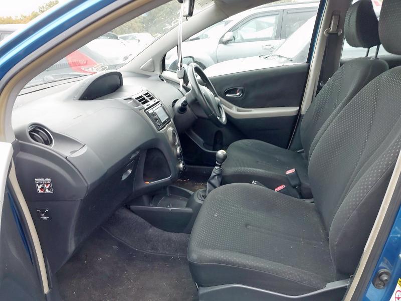 2011 TOYOTA YARIS 1.33 VVT-I T SPIRIT NAV 5DR [6]