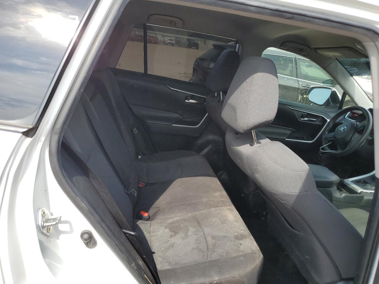 2020 Toyota Rav4 Xle VIN: 2T3W1RFV3LC057633 Lot: 85577285