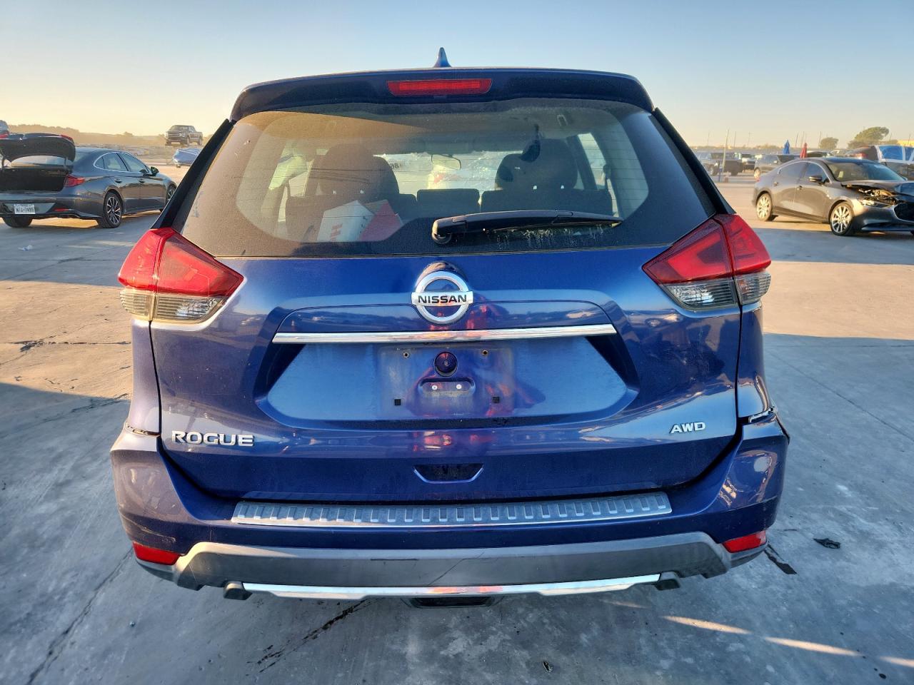 2017 Nissan Rogue S VIN: KNMAT2MV1HP591388 Lot: 86308295