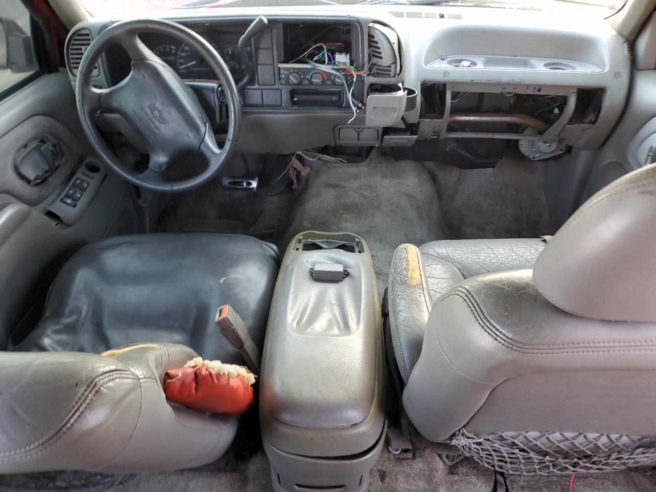 1996 Chevrolet Suburban C1500 VIN: 3GNEC16RXTG116211 Lot: 85308515