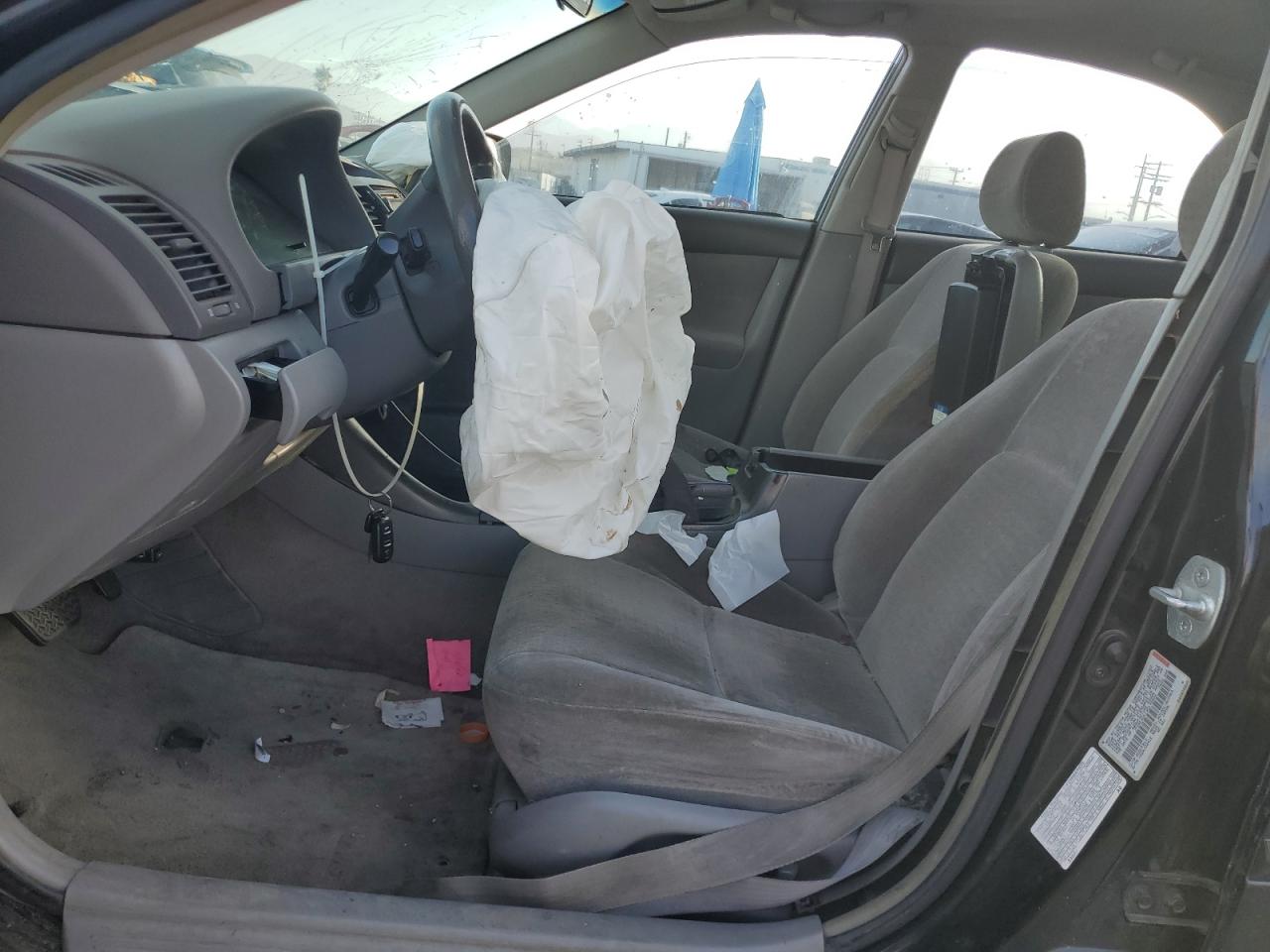 2003 Toyota Camry Le VIN: JTDBE32K130179504 Lot: 81814485