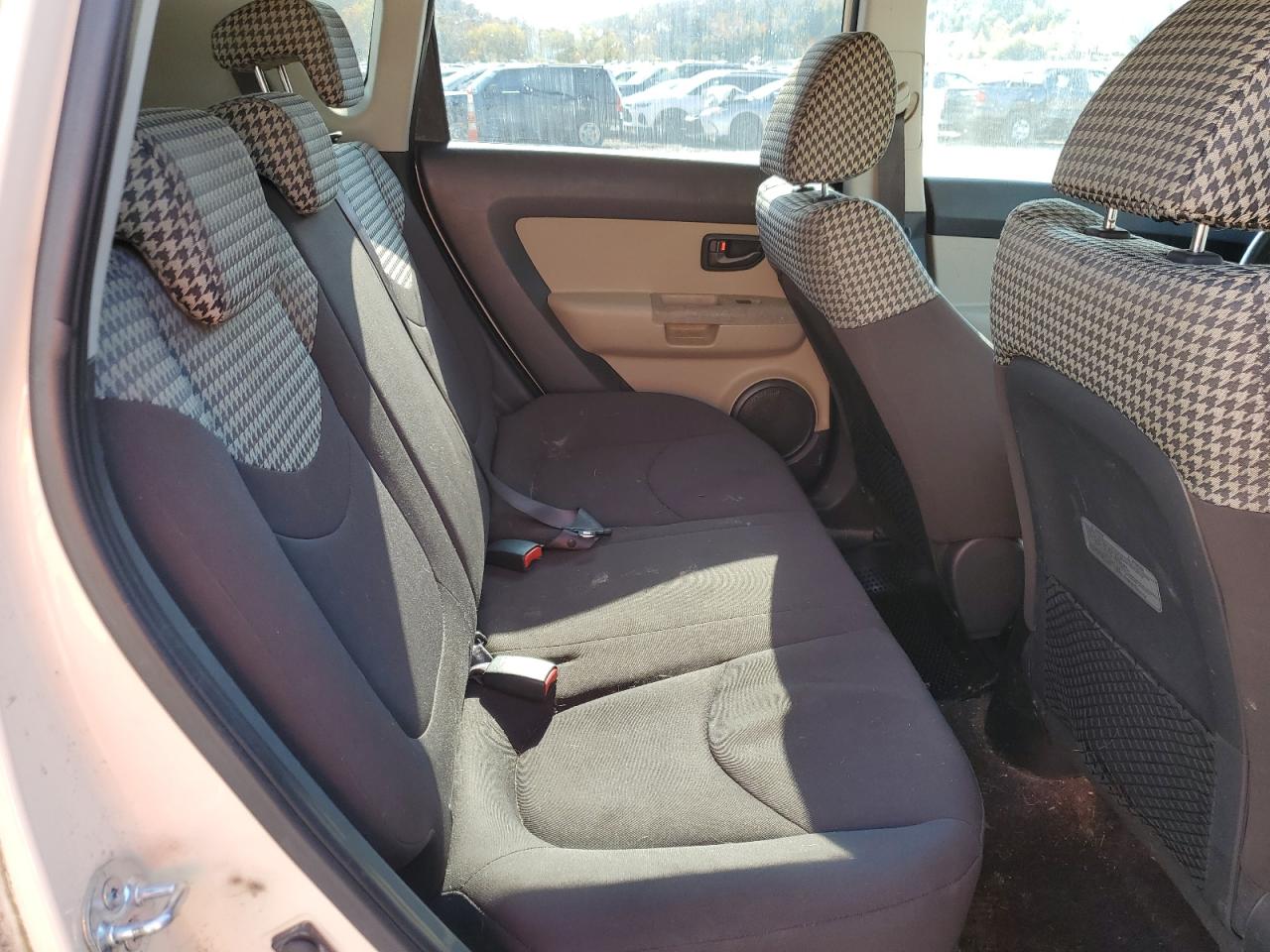 2010 Kia Soul + VIN: KNDJT2A21A7039678 Lot: 90727535