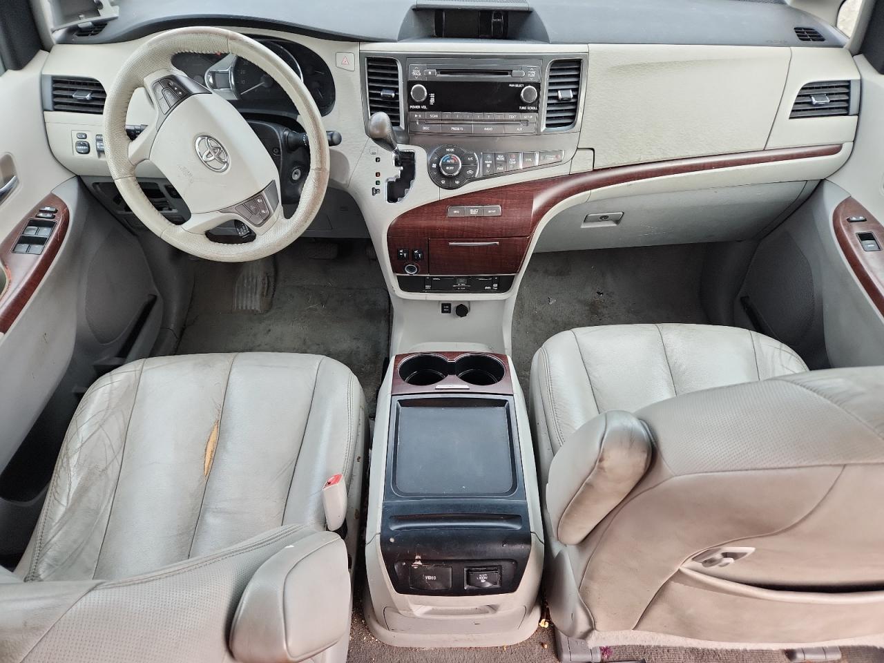 2011 Toyota Sienna Xle VIN: 5TDYK3DC4BS053562 Lot: 80666355