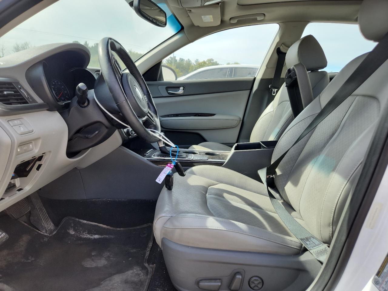 2016 Kia Optima Ex VIN: 5XXGU4L30GG116307 Lot: 82004445