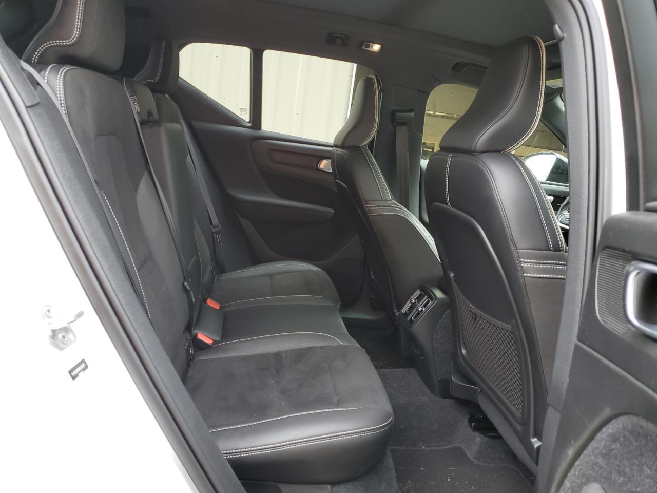 2021 Volvo Xc40 T5 R-Design VIN: YV4162UM5M2450875 Lot: 86076795