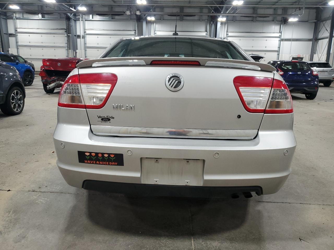 2008 Mercury Milan VIN: 3MEHM07ZX8R645583 Lot: 90110555