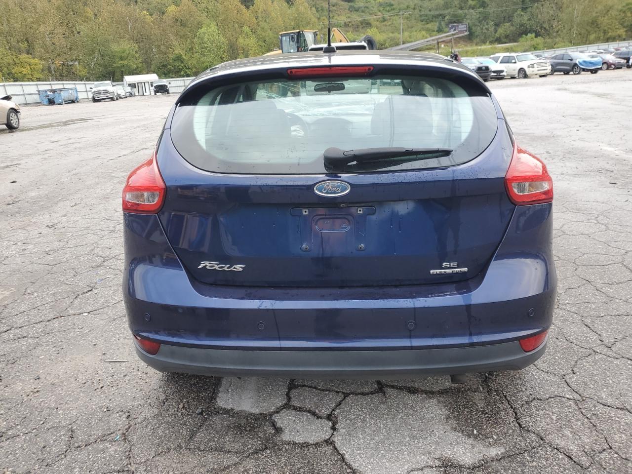 2016 Ford Focus Se VIN: 1FADP3K27GL376903 Lot: 82238185