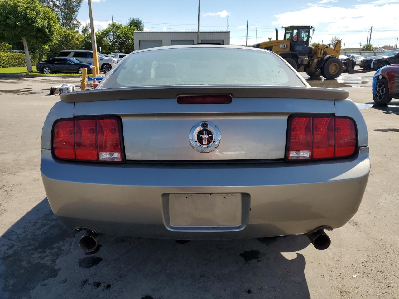 2008 Ford Mustang VIN: 1ZVHT80N985112456 Lot: 85727525