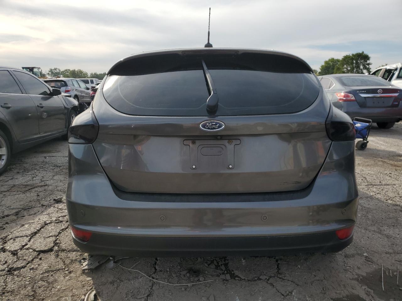 2016 Ford Focus Se VIN: 1FADP3K21GL257289 Lot: 81794715