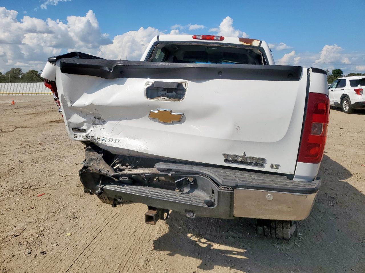 2011 Chevrolet Silverado C1500 Lt VIN: 3GCPCSE04BG394658 Lot: 85730725