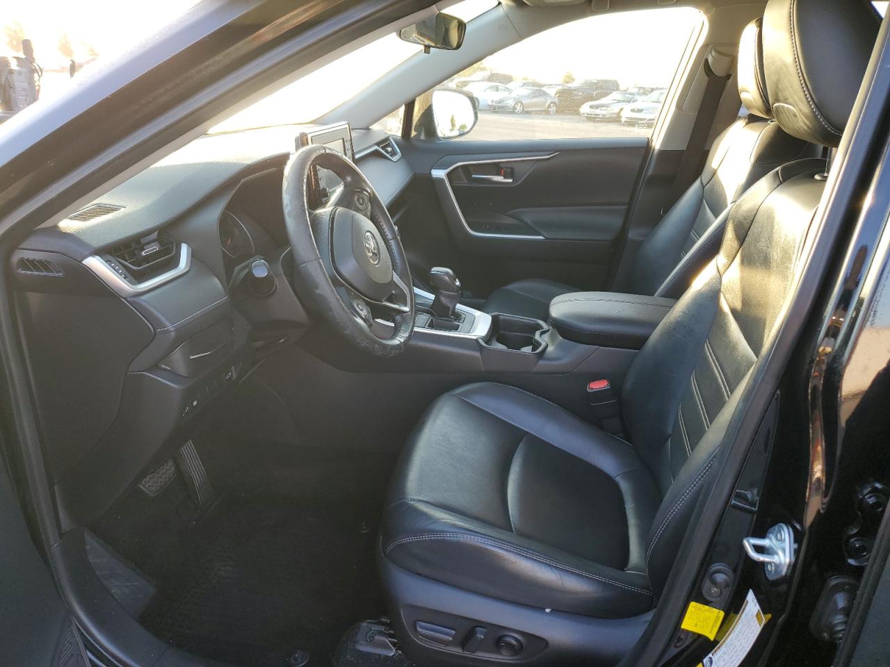 2019 Toyota Rav4 Xle Premium VIN: JTMC1RFV9KD006666 Lot: 84064645