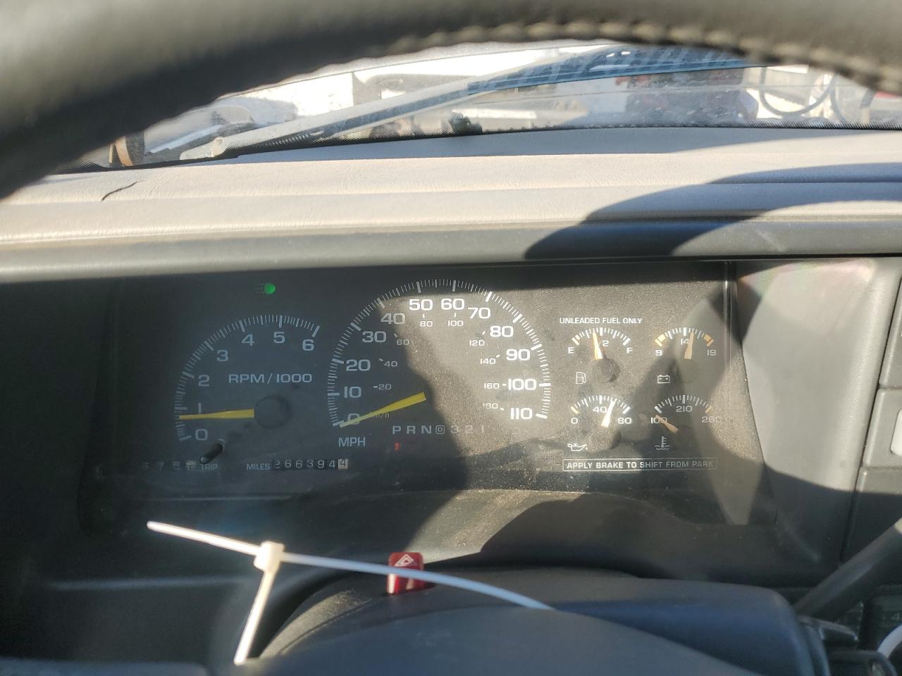 1999 Chevrolet Suburban K1500 VIN: 1GNFK16R0XJ498194 Lot: 90438125