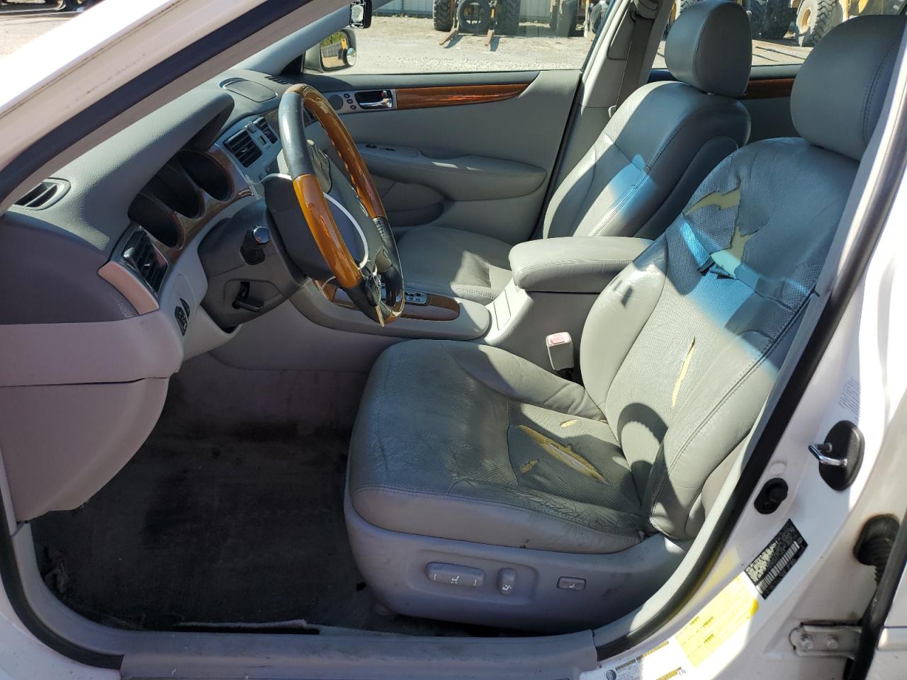 2005 Lexus Es 330 VIN: JTHBA30G555115545 Lot: 84981855