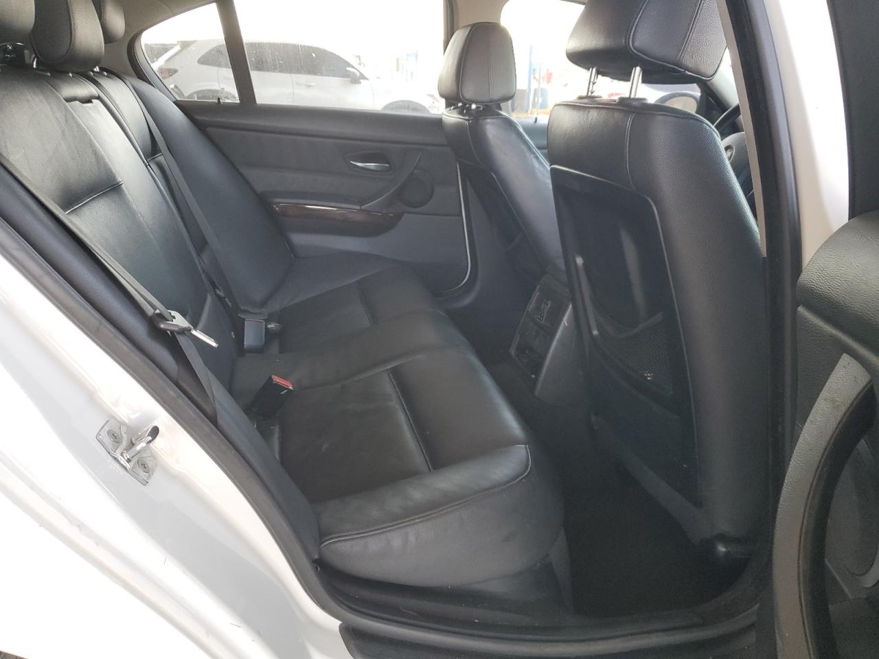 2006 BMW 330 I VIN: WBAVB33516PS14128 Lot: 82247535