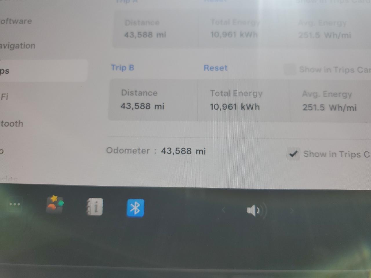 2023 Tesla Model Y VIN: 7SAYGDEE2PF860944 Lot: 84744005