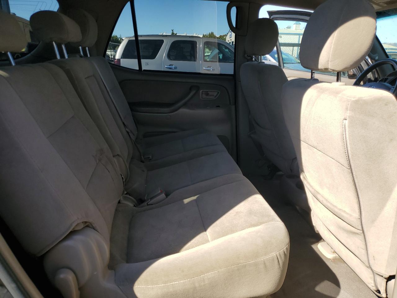 2005 Toyota Sequoia Sr5 VIN: 5TDBT44A35S240206 Lot: 85637935