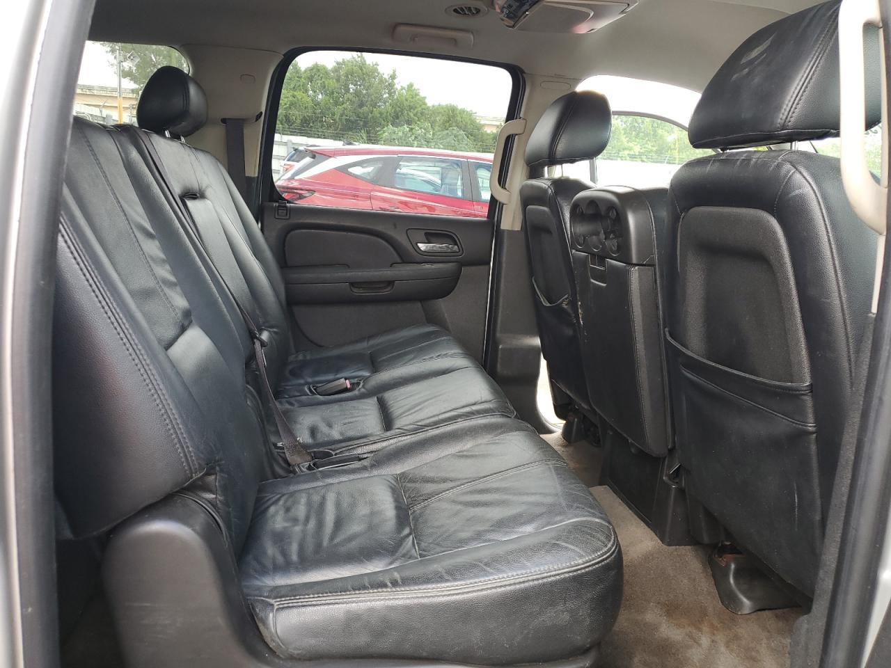 2010 Chevrolet Suburban K1500 Ls VIN: 1GNUKHE33AR146166 Lot: 82279825