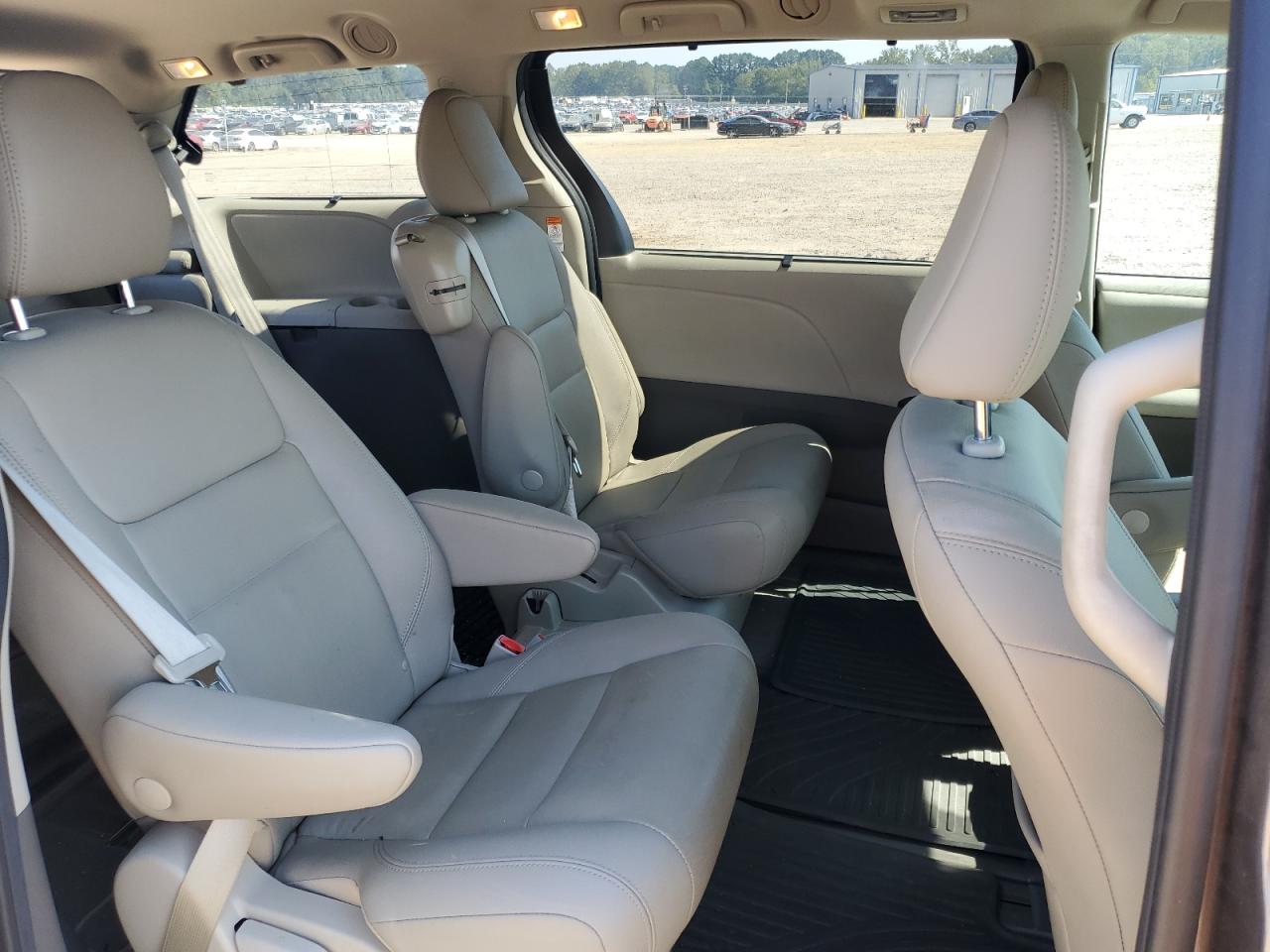 2020 Toyota Sienna Xle VIN: 5TDYZ3DC7LS054587 Lot: 84634565