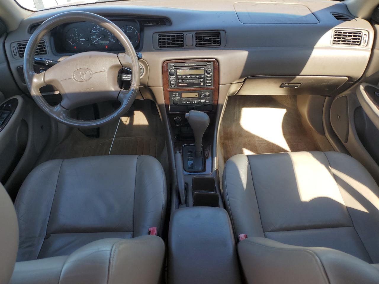2000 Toyota Camry Le VIN: 4T1BF28K9YU951323 Lot: 86515985