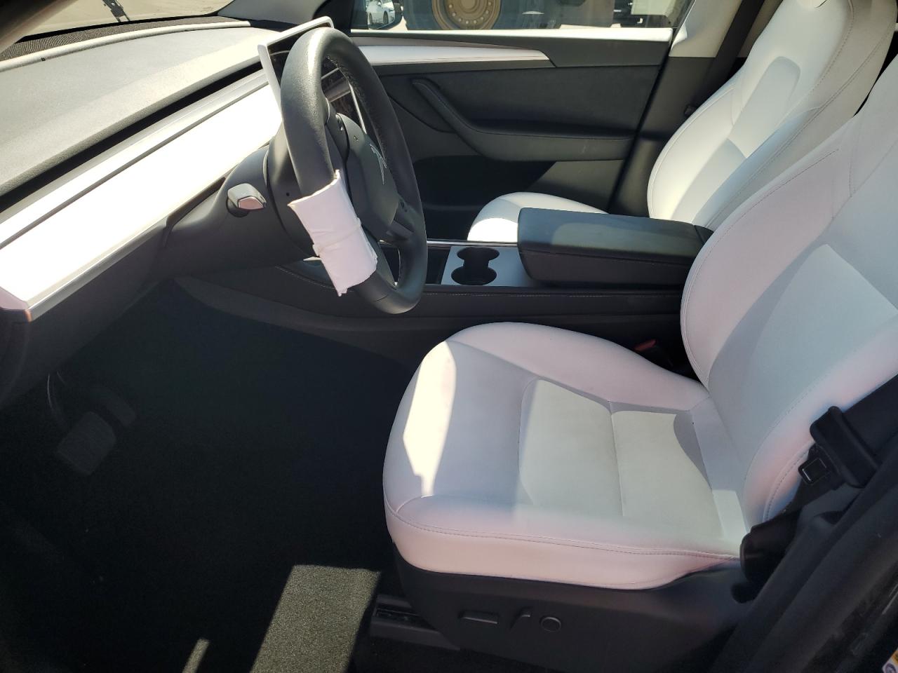 2024 Tesla Model Y VIN: 7SAYGDED7RF212493 Lot: 82731885