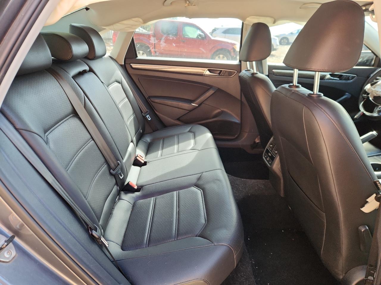 2016 Volkswagen Passat Se VIN: 1VWBS7A34GC050345 Lot: 81931505