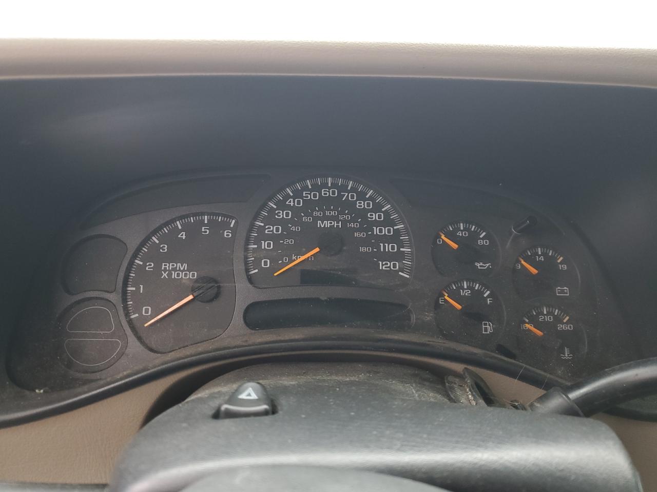 2004 GMC Yukon VIN: 1GKEK13T04R114727 Lot: 82332925