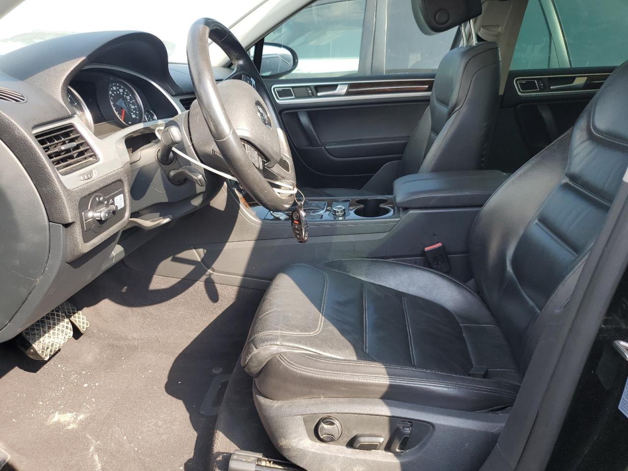 2014 Volkswagen Touareg V6 Tdi VIN: WVGEP9BP6ED012830 Lot: 55021435