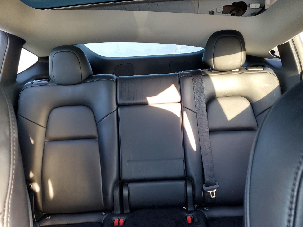 2022 Tesla Model Y VIN: 7SAYGDEFXNF389535 Lot: 90493495