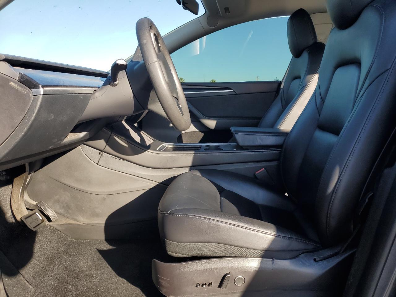 2023 Tesla Model Y VIN: 7SAYGAEE0PF621181 Lot: 89871235