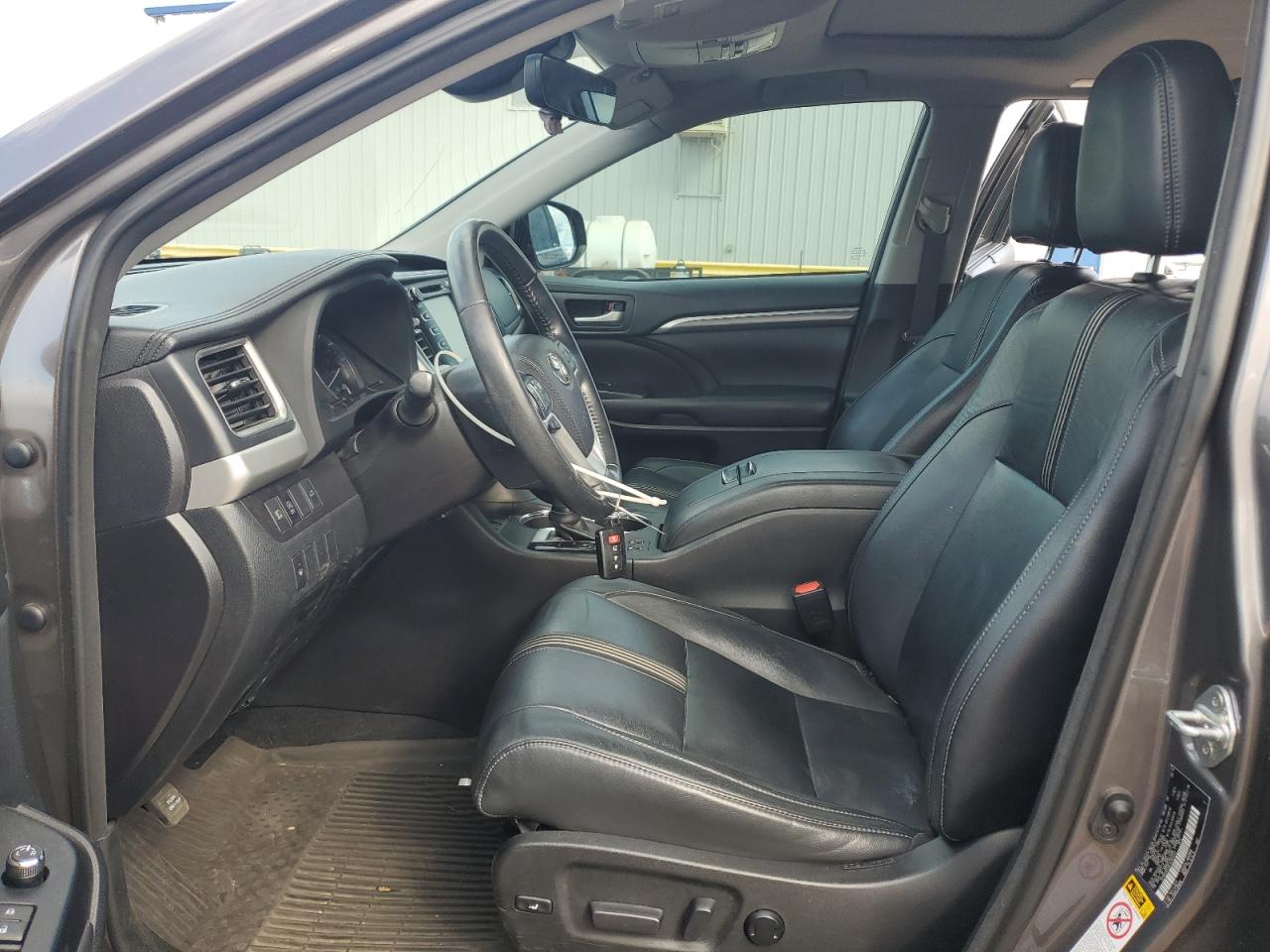 2018 Toyota Highlander Se VIN: 5TDKZRFH9JS283447 Lot: 85938895