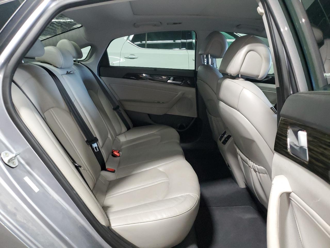 2016 Hyundai Sonata Hybrid VIN: KMHE34L18GA021879 Lot: 82329015