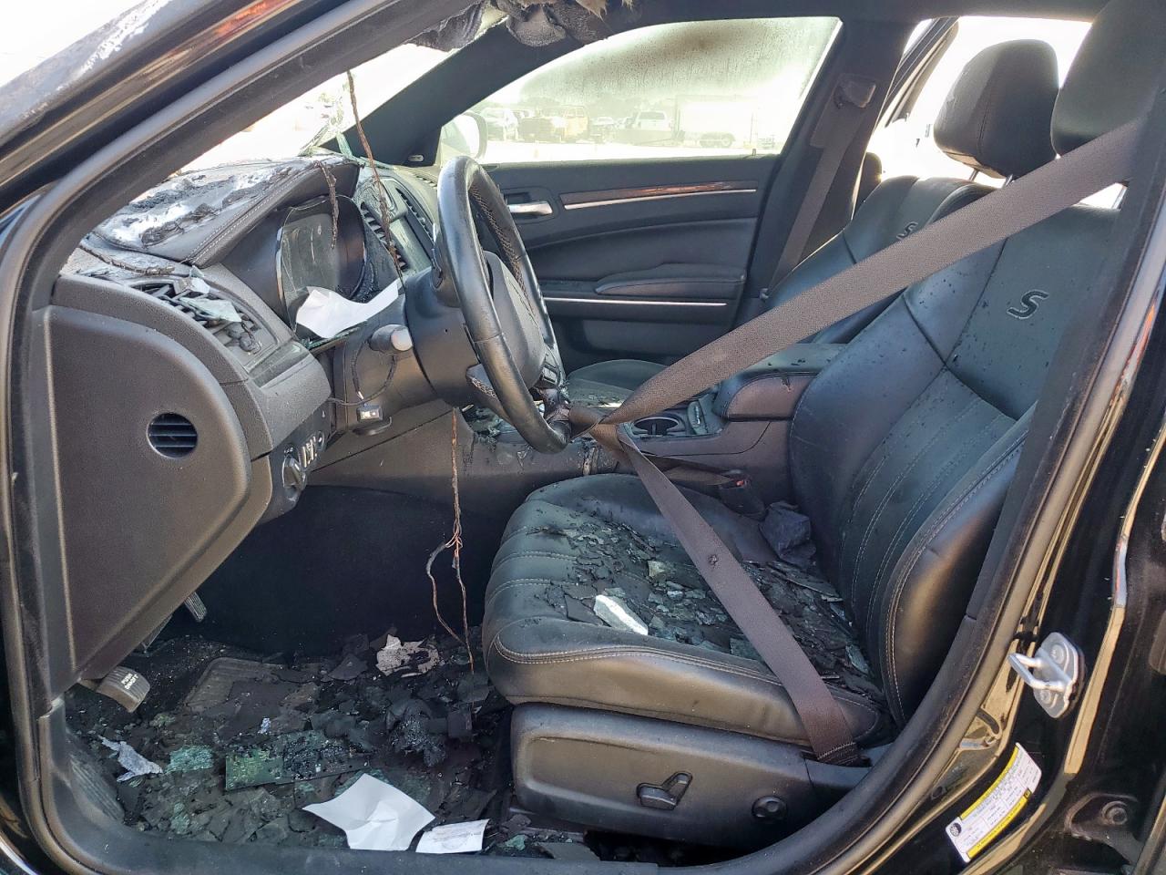 2019 Chrysler 300 S VIN: 2C3CCABG1KH651354 Lot: 84654255