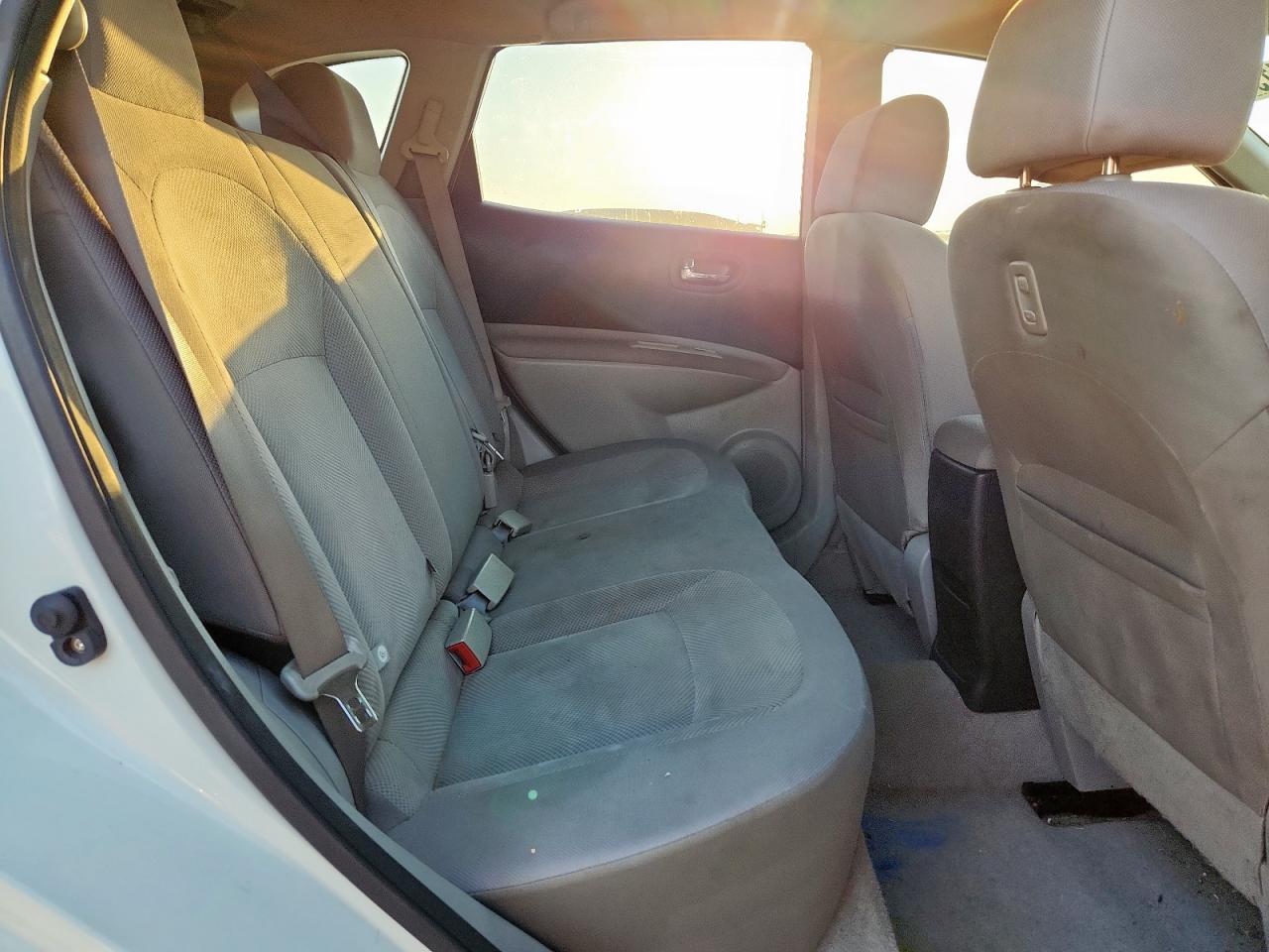 2014 Nissan Rogue Select S VIN: JN8AS5MT8EW600404 Lot: 82001415