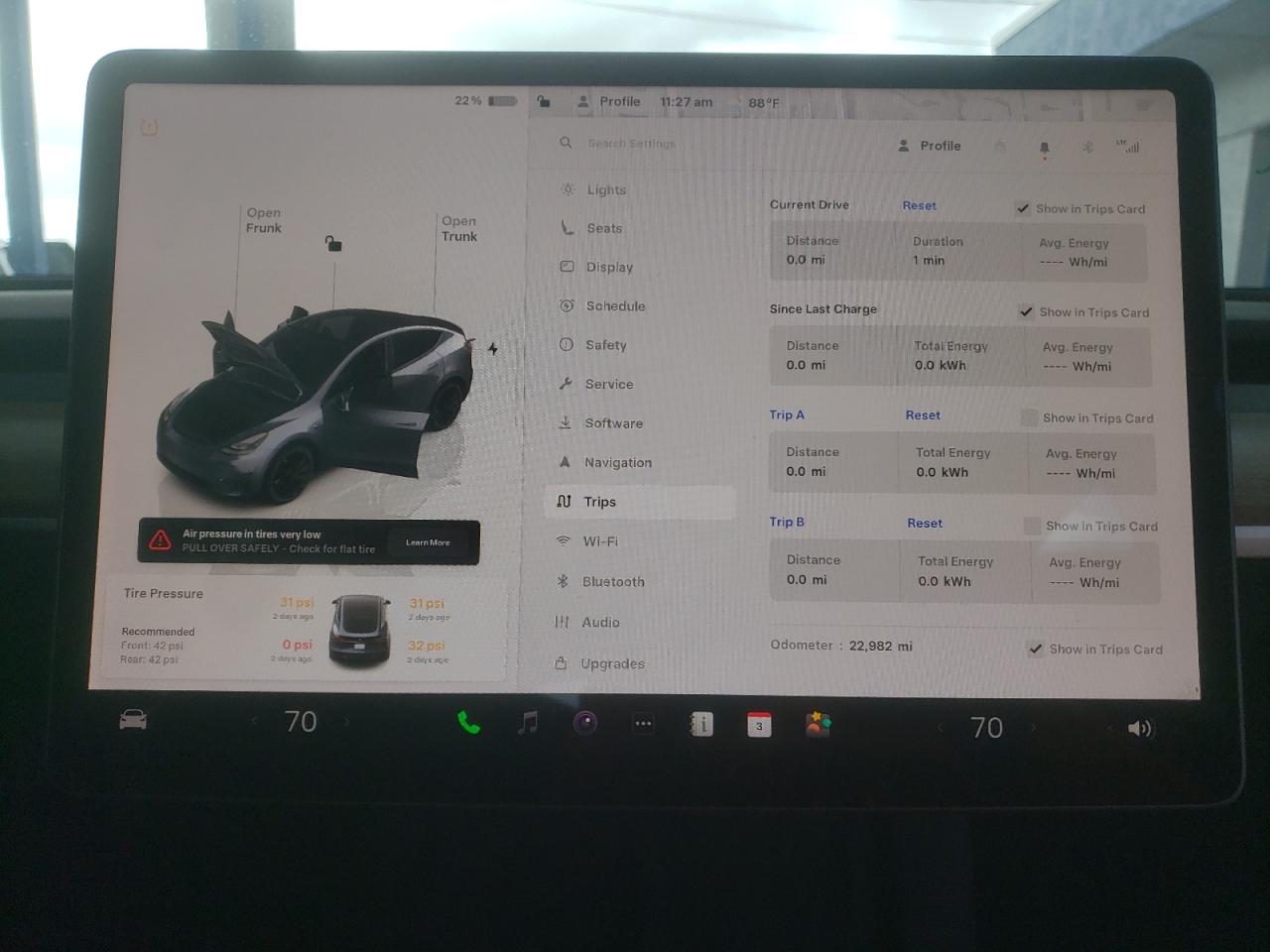 2023 Tesla Model Y VIN: 7SAYGDEFXPF644302 Lot: 84242095