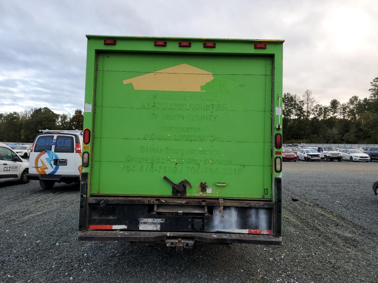 2008 GMC Savana Cut - Trucks Expeditor Truck VIN: 1GDJG31KX81905638 Lot: 80109565